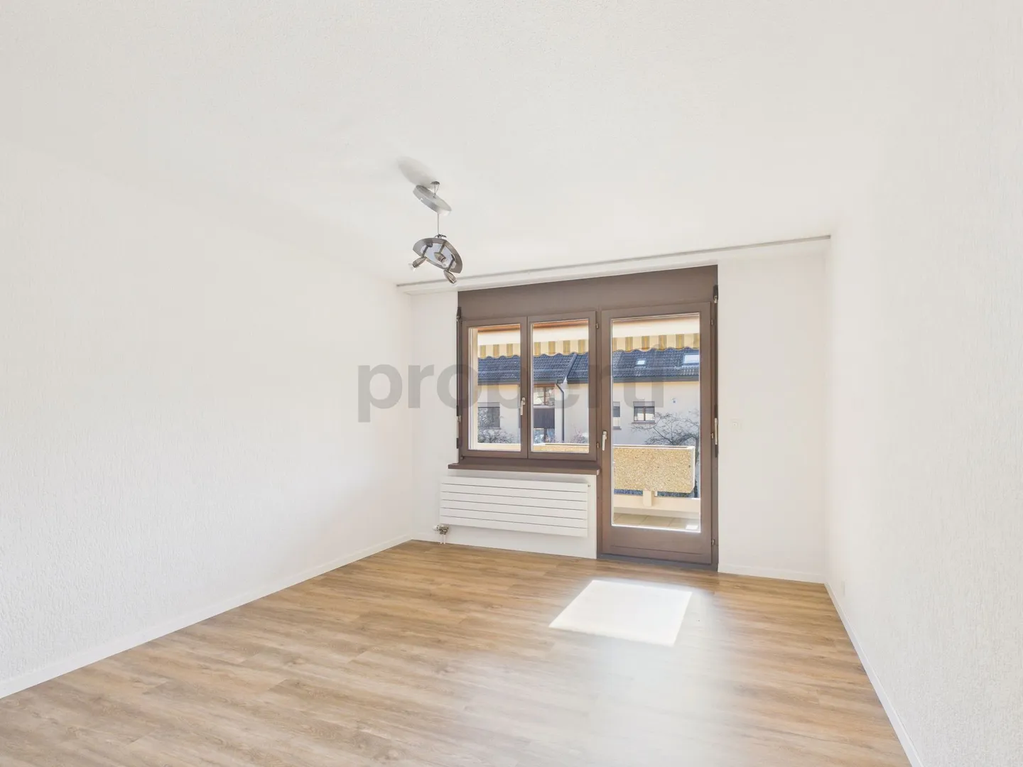 Moderno appartamento di 4,5 stanze con bel balcone - Foto 11 di 13