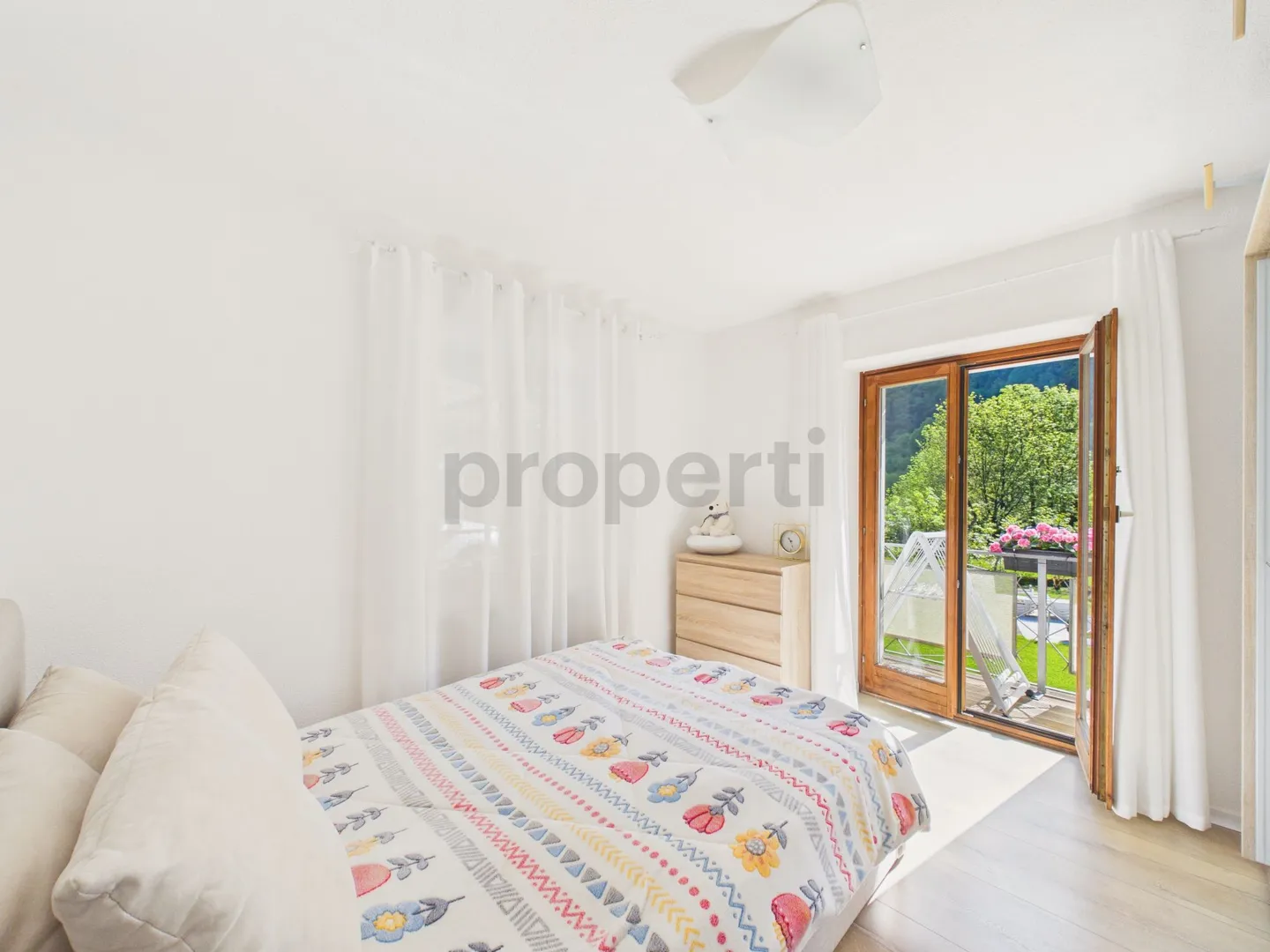 4.5 Room Villa with Pool in Roveredo GR - Photo 8 of 13