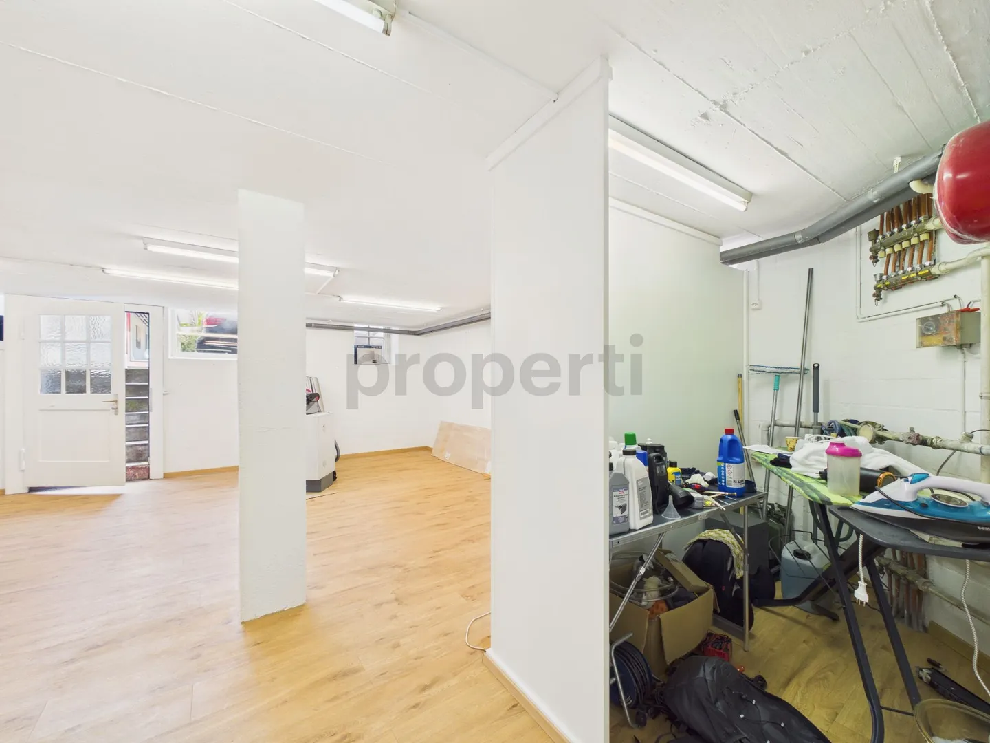 Versatile commercial spaces in a strategic location in Altstätten - Photo 7 of 11