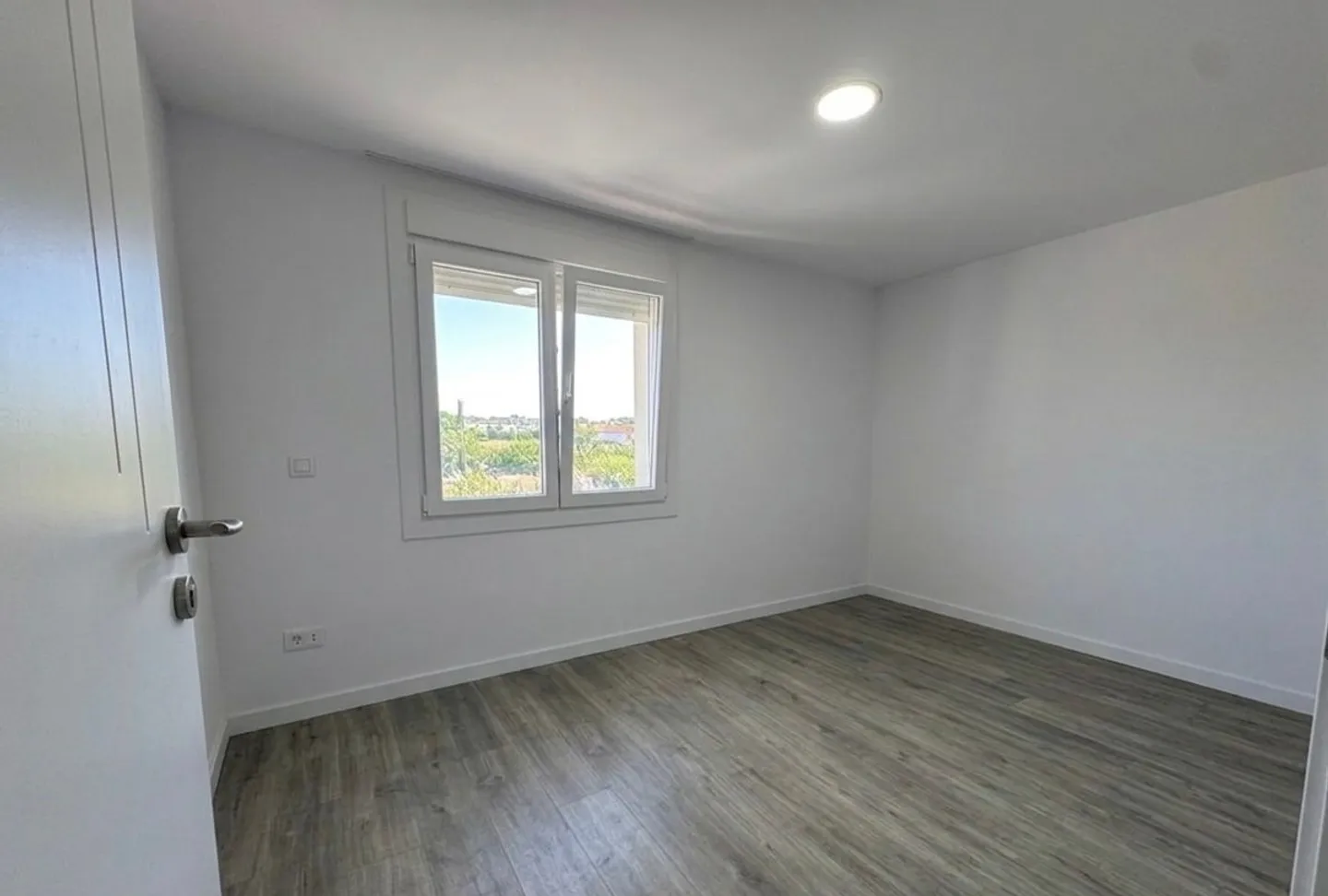 Renovated 7.5-room single-family house with large garden, Solothurn - Photo 6 of 11