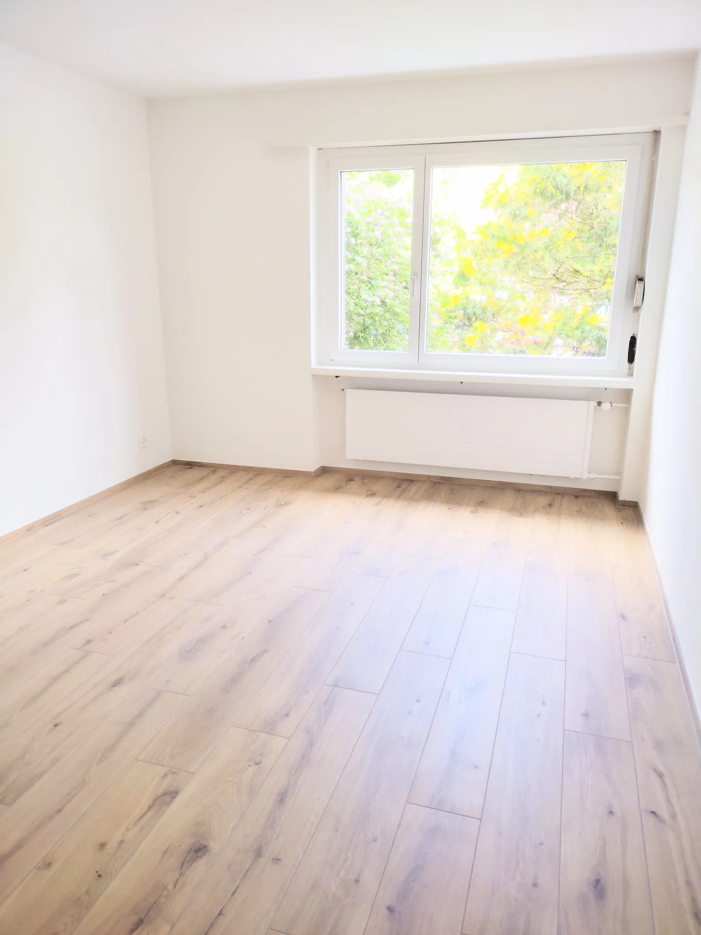 Appartement de jardin 3.5 pièces récemment rénové et central à Uster - Photo 4 sur 8