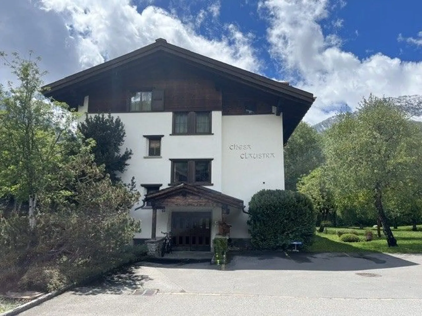 Appartement sous les combles de 3 pièces avec studio séparé à Klosters - Résidence principale ou secondaire - Photo 1 sur 13