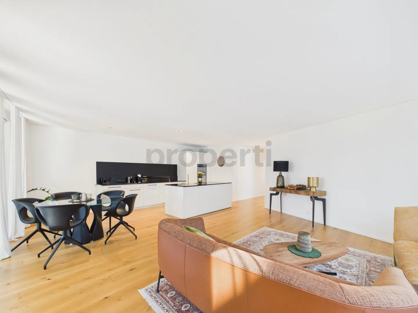 Appartement élégant de 3,5 pièces avec vue sur le lac et grand balcon - Photo 4 sur 12