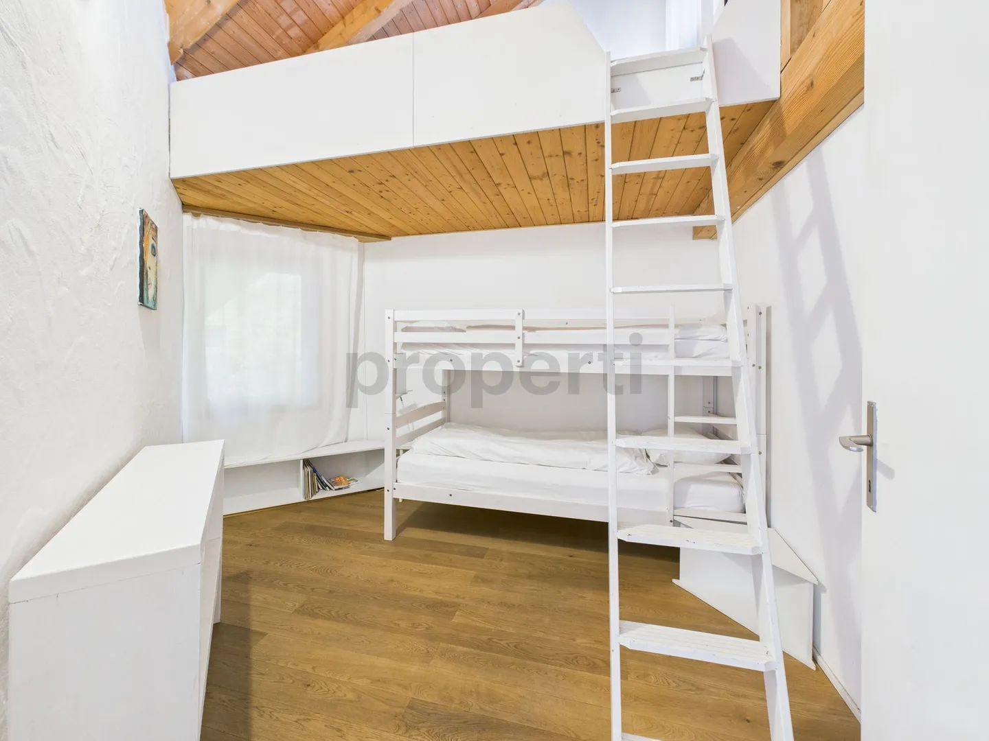 Exklusives 5.5-Zimmer-Doppelhaus mit beheizbarem Pool, Hot Tub und Panoramablick auf den Vierwaldstättersee - Foto 7 von 12