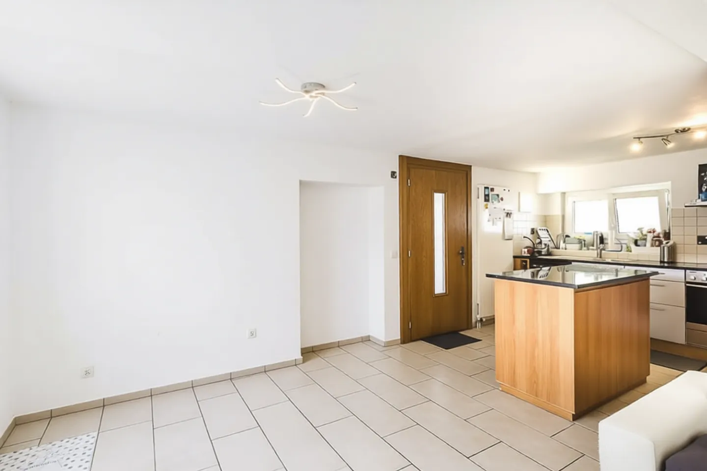 Casa unifamiliare con due unità - Foto 5 di 13