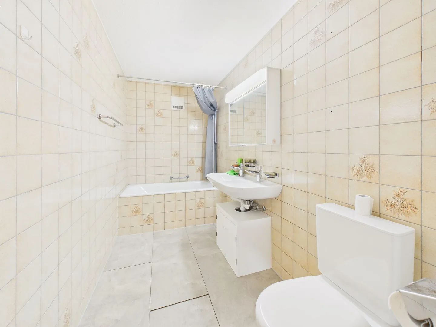 Ampio appartamento mansardato di 5,5 locali a Rothenfluh, Canton BL - Foto 9 di 10