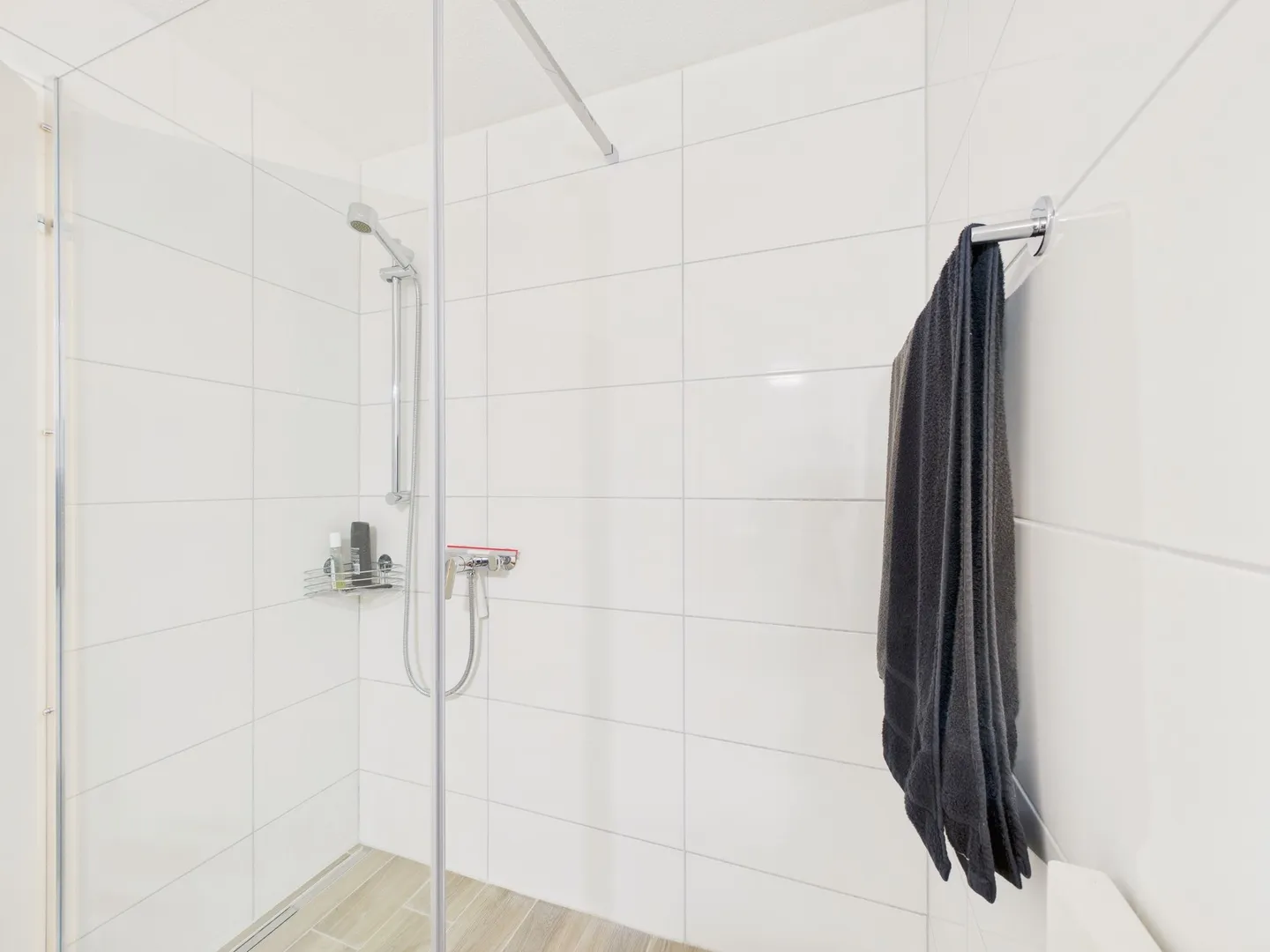 Appartement moderne de 2,5 pièces dans un emplacement ensoleillé à Oberuzwil - Photo 8 sur 10