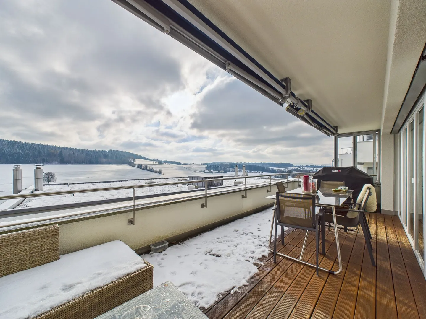 Schöne 4.5-Zimmer-Maisonette-Wohnung in der Forch  Wohnen mit unverbaubarer Aussicht - Foto 10 von 11