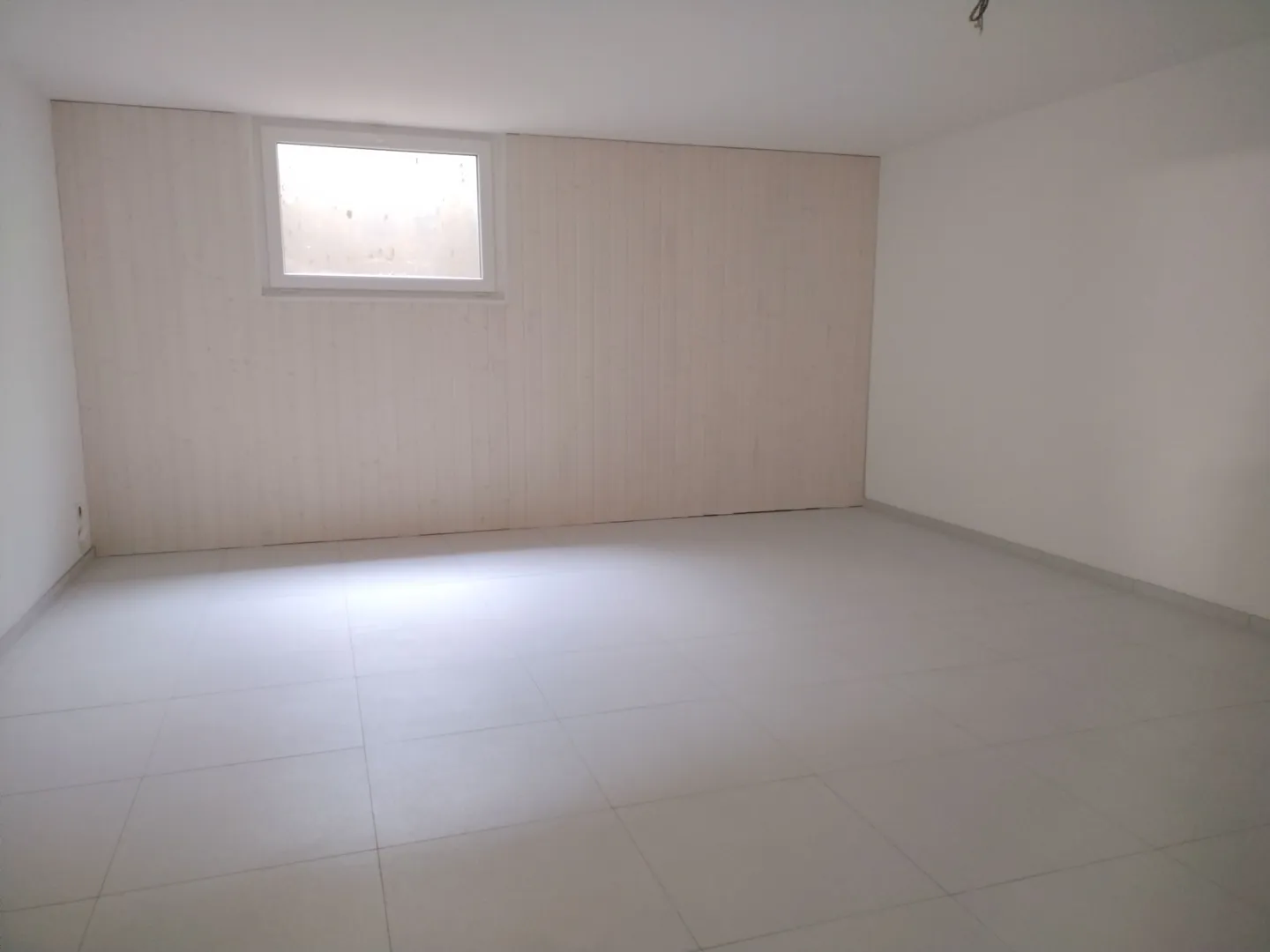 Spazio commerciale moderno con possibilità di utilizzo versatile in una posizione tranquilla - Foto 2 di 6