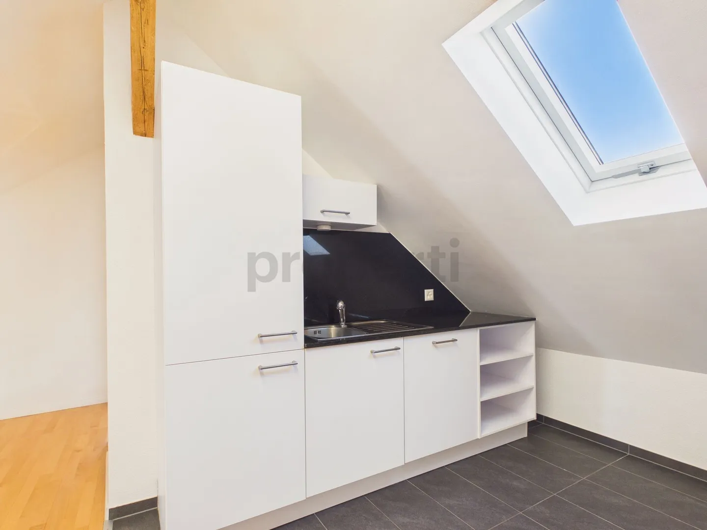 Attico spazioso di 4,5 stanze con posizione centrale, Thayngen - Foto 6 di 13