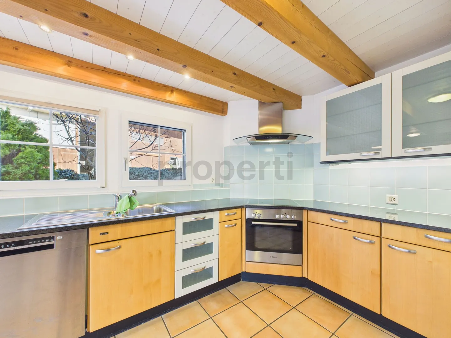 Charming 6.5-room terraced house with practical cellar, Dussnang - Photo 4 of 13