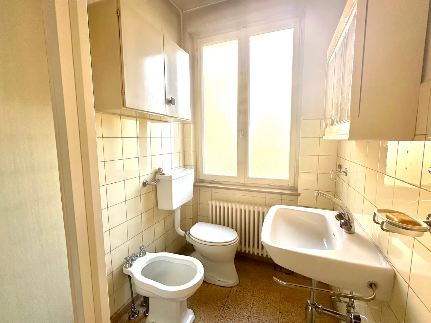 Wunderschönes freistehendes Haus mit 7,5 Zimmern und Garten in Cureglia - Foto 9 von 12