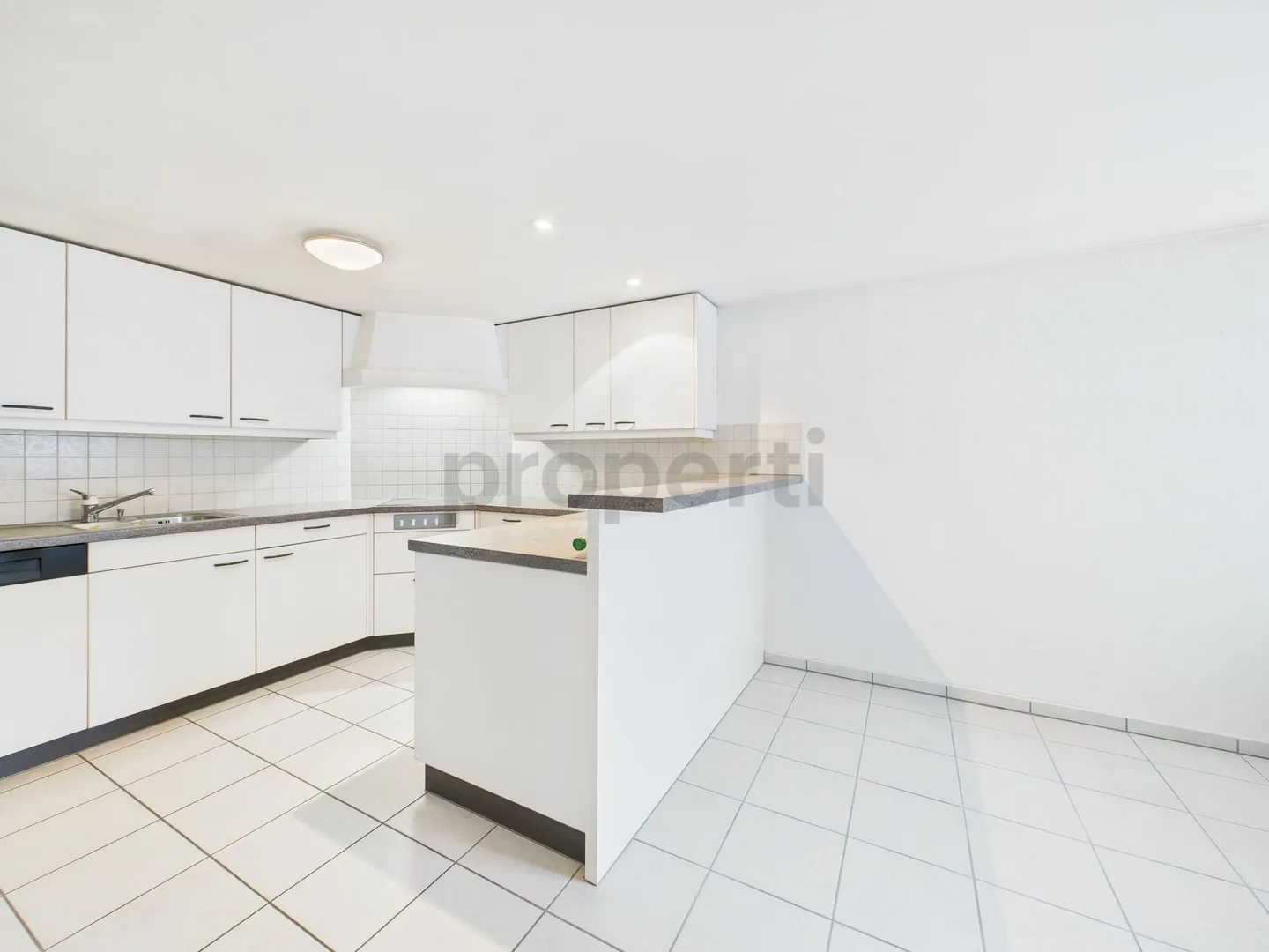 Appartement spacieux de 3 pièces avec charme historique au cœur de Willisau - Photo 2 sur 11