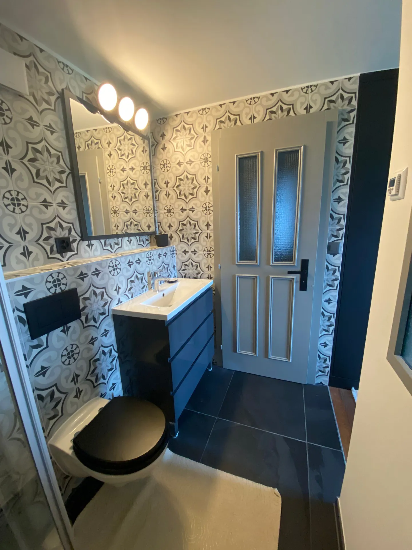 Affascinante casa di 7 stanze (con 2 appartamenti) sulle rive del Lago di Ginevra, St-Gingolph, Canton Vallese (seconda casa possibile) - Foto 6 di 10