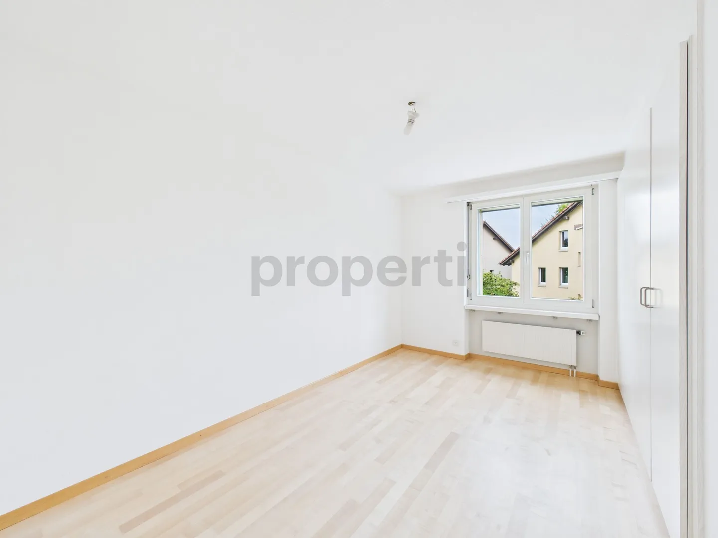 Spacious and bright 5.5-room family apartment in Schwarzenburg - Photo 5 of 13