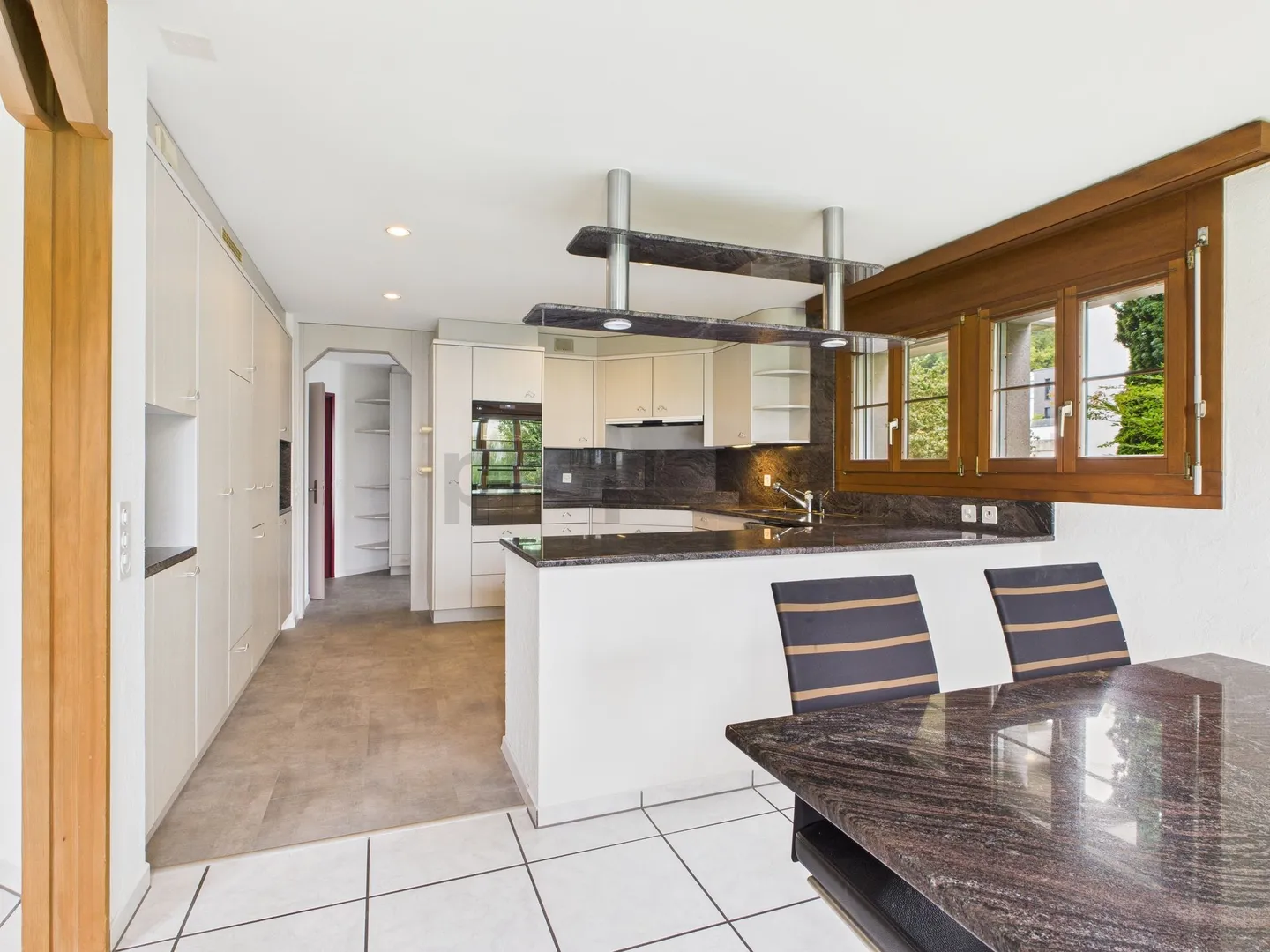 Casa unifamiliare di 5,5 stanze a Knonau - Vita moderna con idillio da giardino - Foto 4 di 13