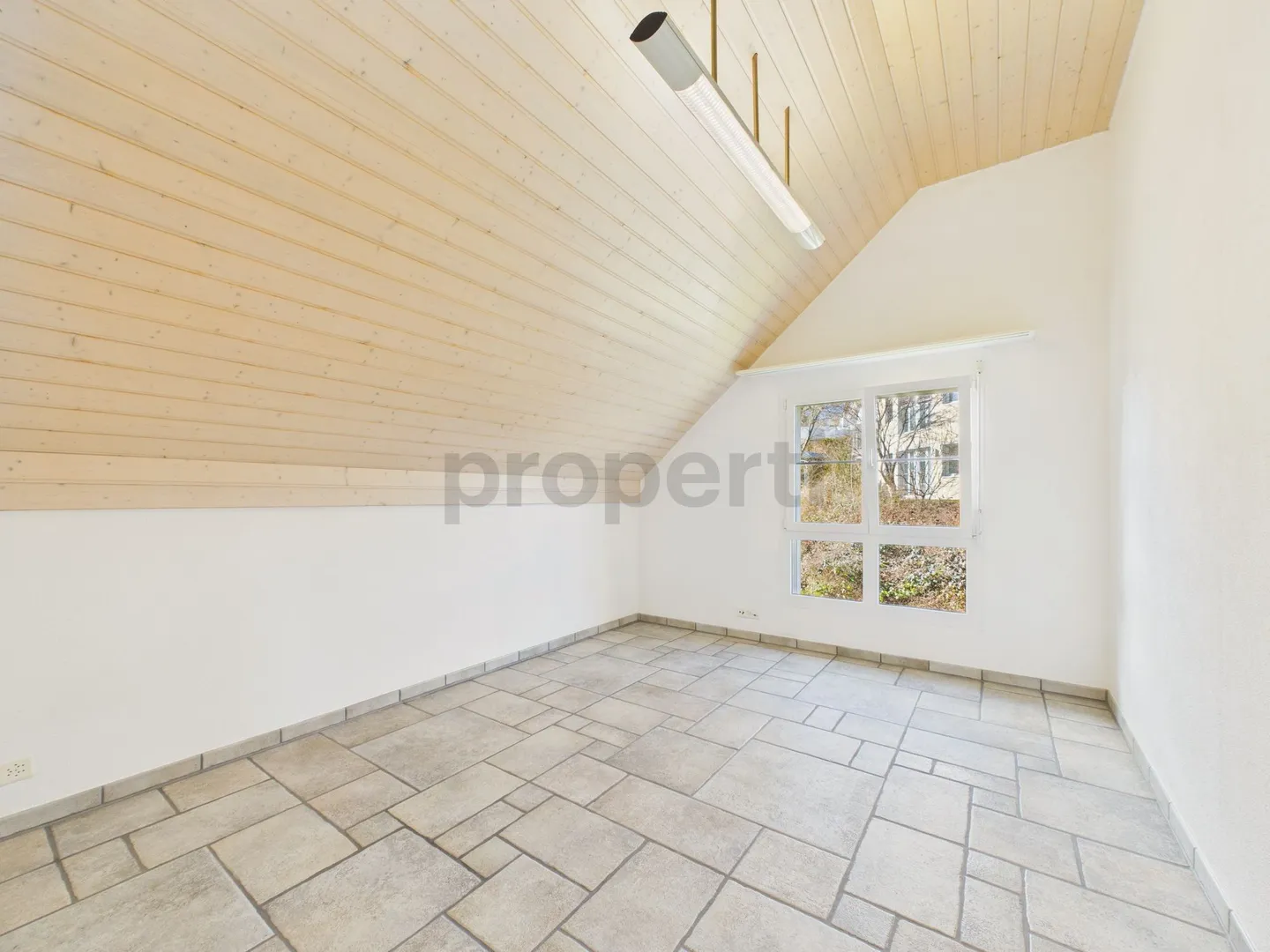 Moderne Familienhaus mit Garten - Foto 8 von 13