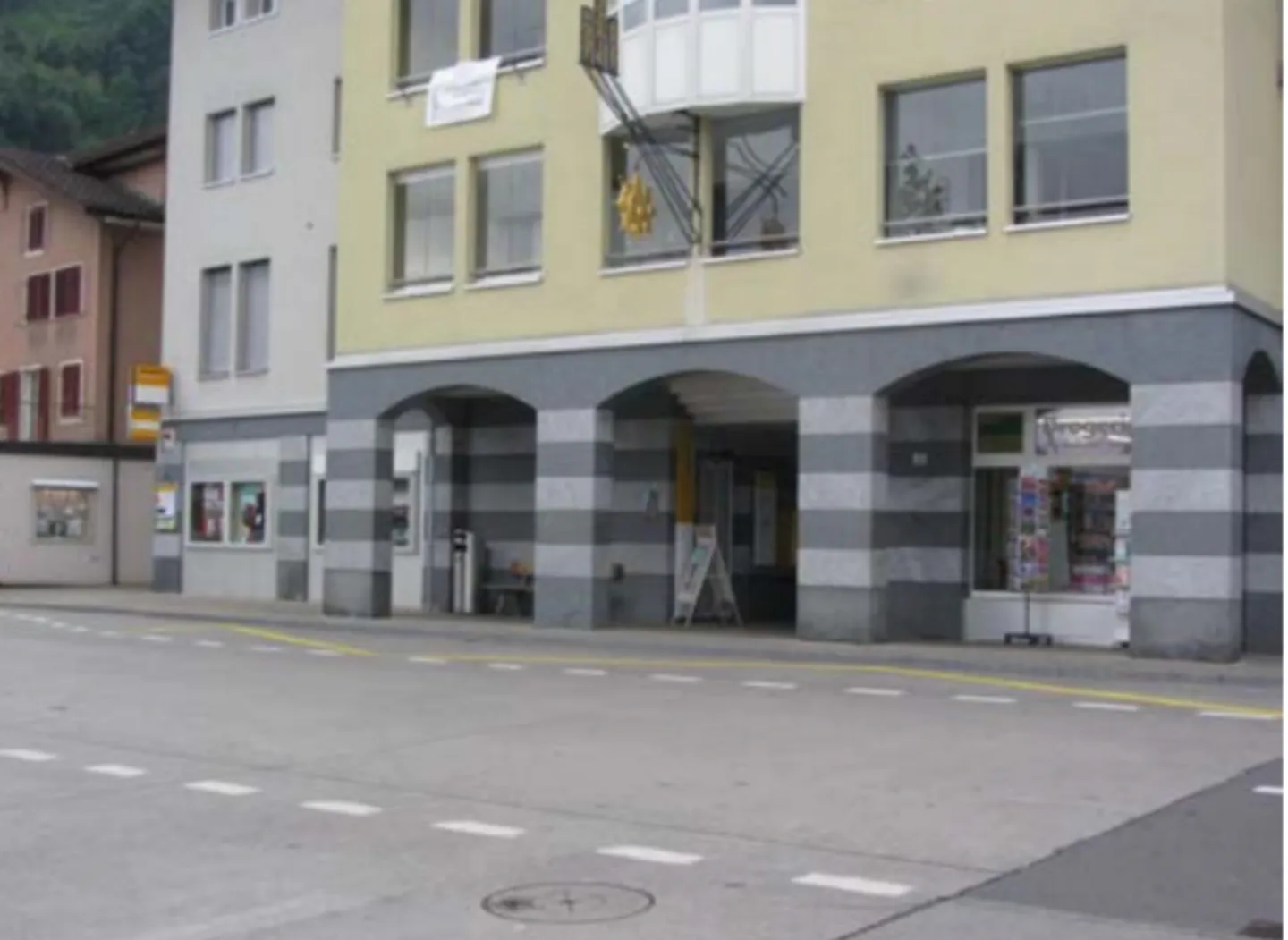 Attractive investment property in prime location in Beckenried - Commercial space with lake view - Photo 4 of 7