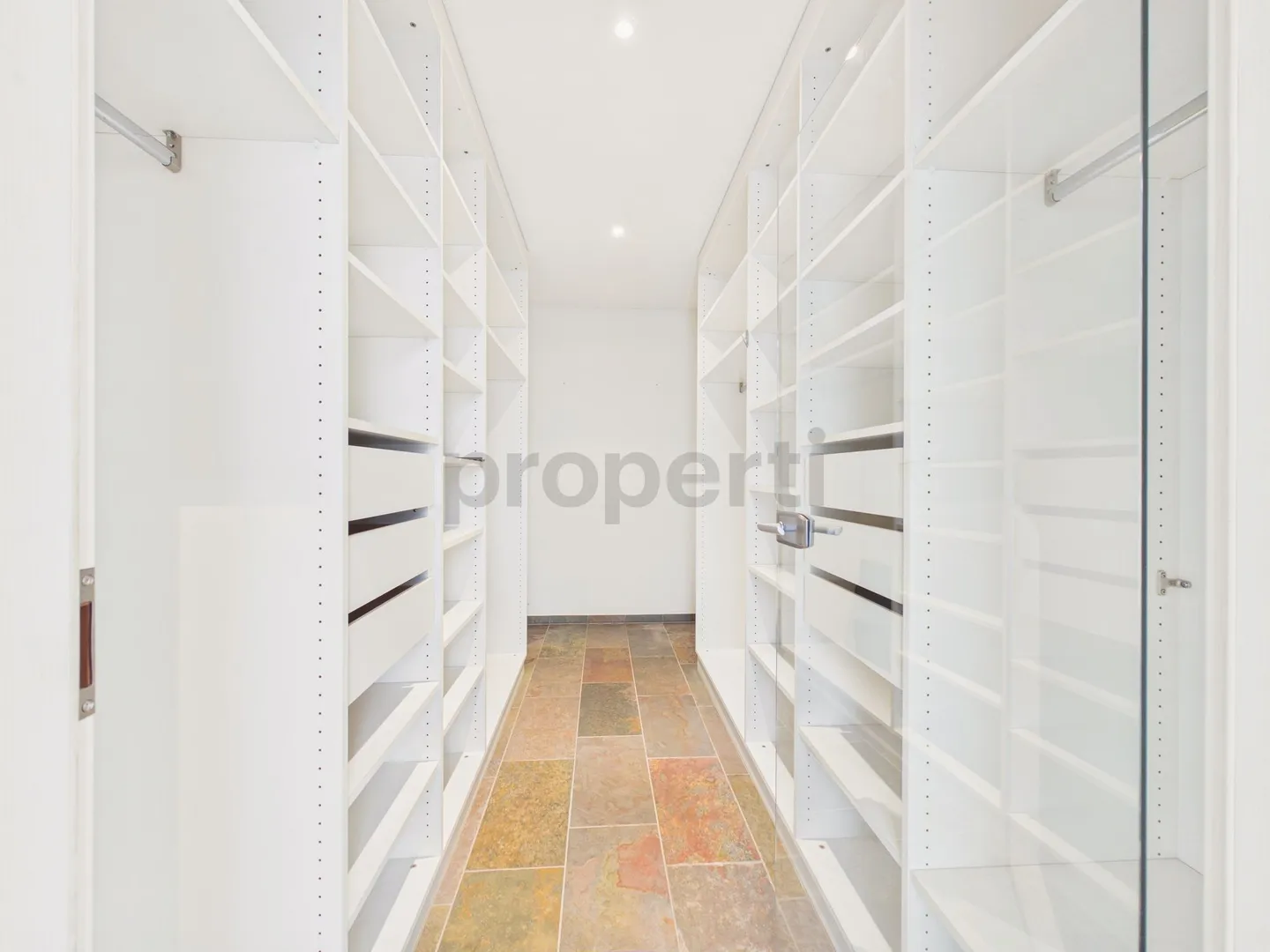 Spacious 6.5-room penthouse apartment with practical storage room, Othmarsingen - Photo 9 of 13