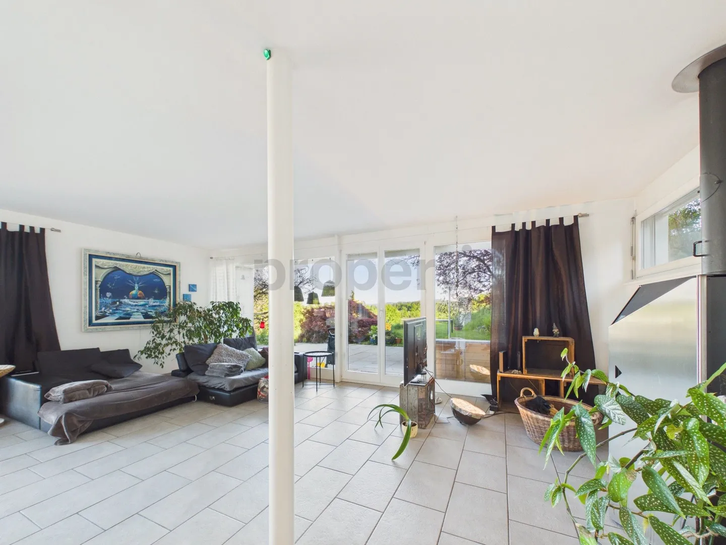 Modernes 6.5-Zimmer-Einfamilienhaus mit grosszügigem Garten, Hagenbuch ZH - Foto 2 di 13