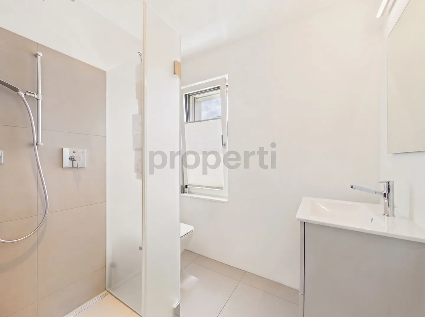 Appartement de jardin exclusif de 4,5 pièces avec loggia, terrasse et jardin privé - Photo 6 sur 10