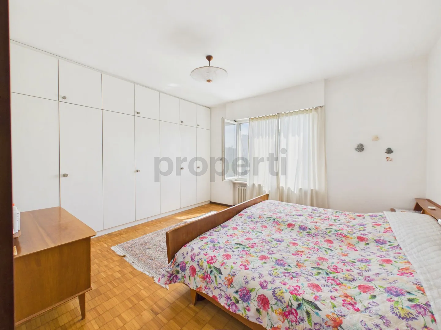 Land of 1,000 m², great renovation potential and pergola with fireplace - Photo 7 of 13