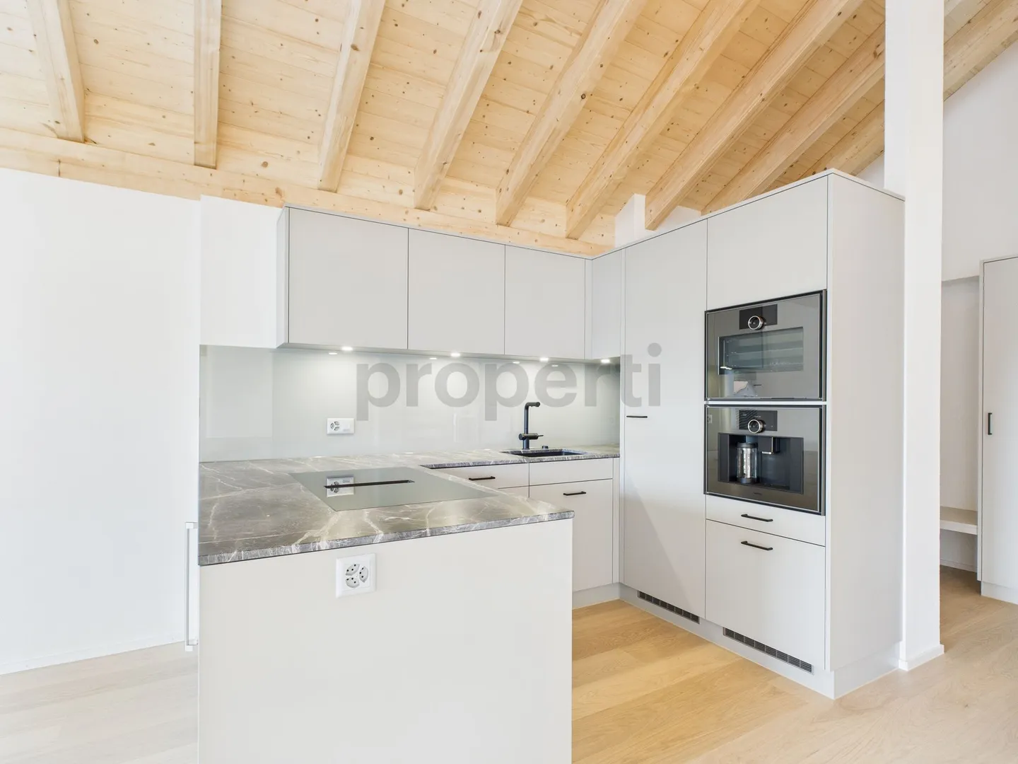 Dreamlike 4.5-room maisonette apartment in Domat/Ems - Photo 2 of 13