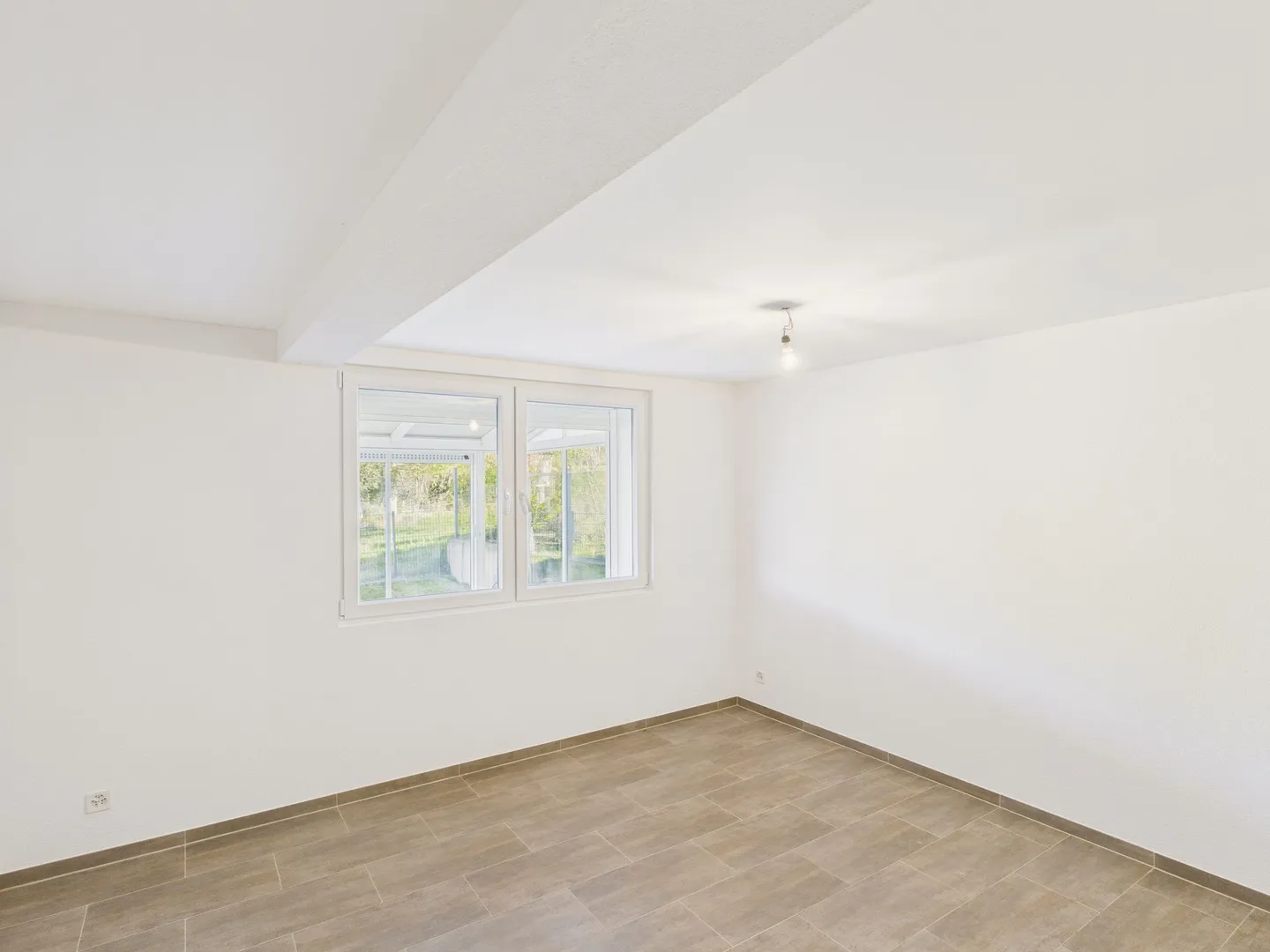 Appartamento luminoso di 4,5 stanze con giardino d'inverno - Foto 5 di 13