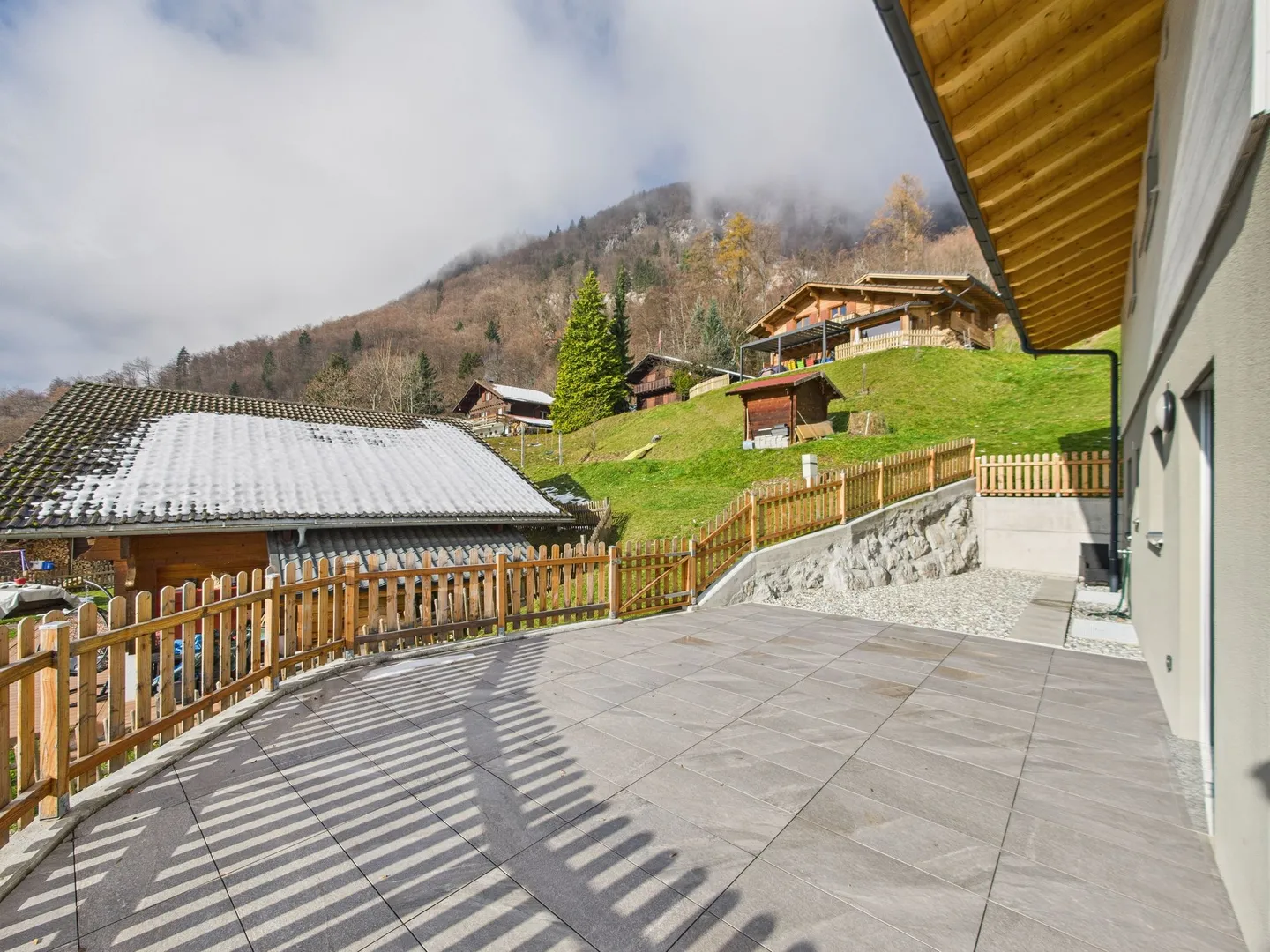 Geräumige und helle 4,5-Zimmer-Wohnung mit großer Terrasse und atemberaubendem Bergblick in Miex, VS. - Foto 12 von 13