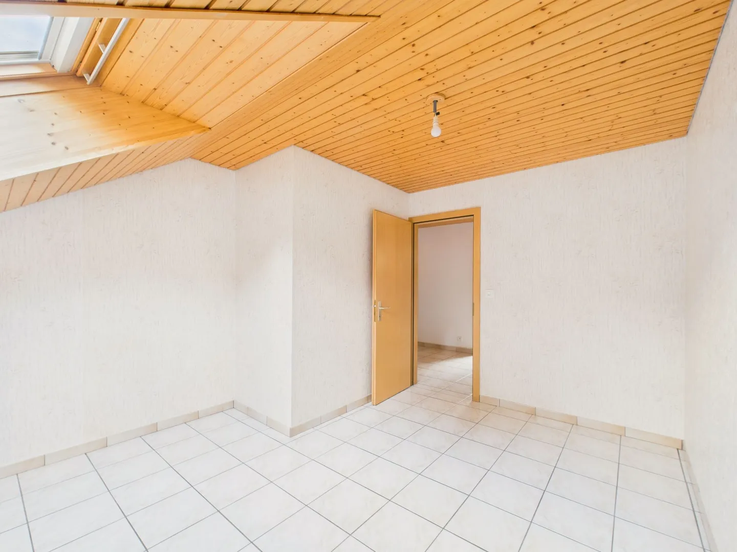 Spacieux 4.5 pièces  appartement élégant proche écoles et transports, Val-de-Travers - Foto 5 di 9