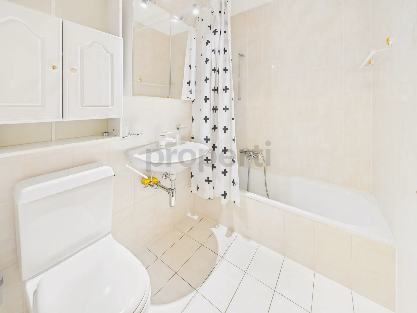 Spacious 3.5 room apartment with balcony in Sion - Photo 11 of 12