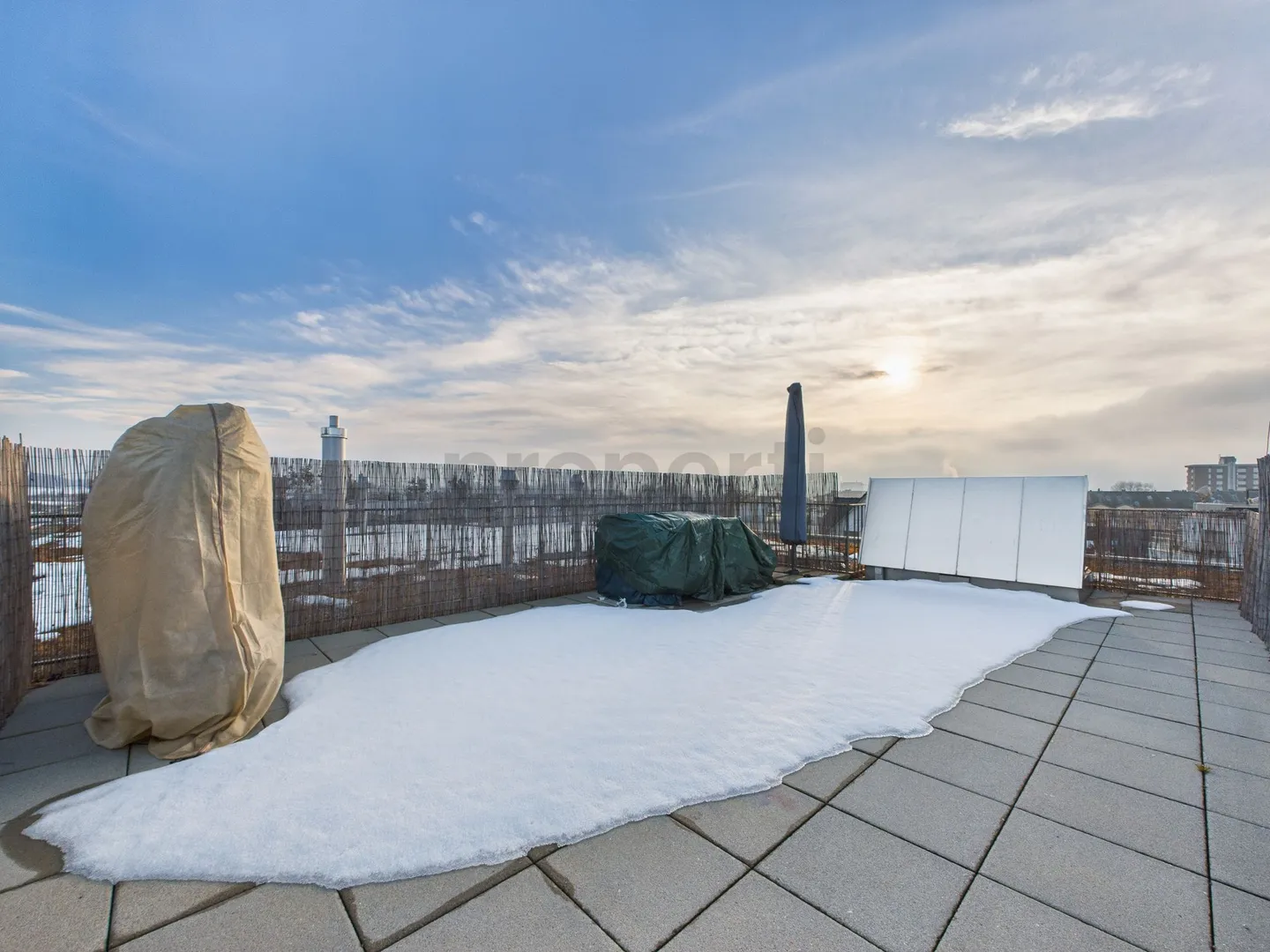 Moderno attico di 4.5 locali con ampio balcone a Wetzikon - Foto 10 di 11