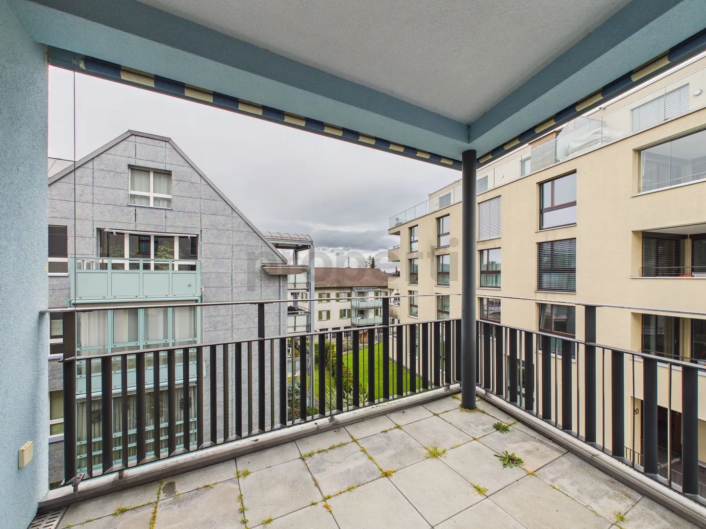 Moderno appartamento di 4 stanze con loggia nel centro di Wädenswil - Foto 5 di 13