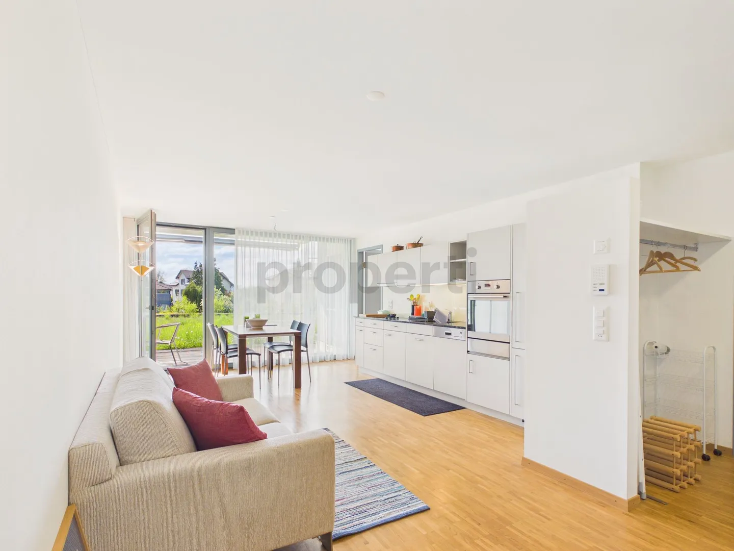 2.5-room apartment with terrace and close to the train station in Mammern - Photo 1 of 13