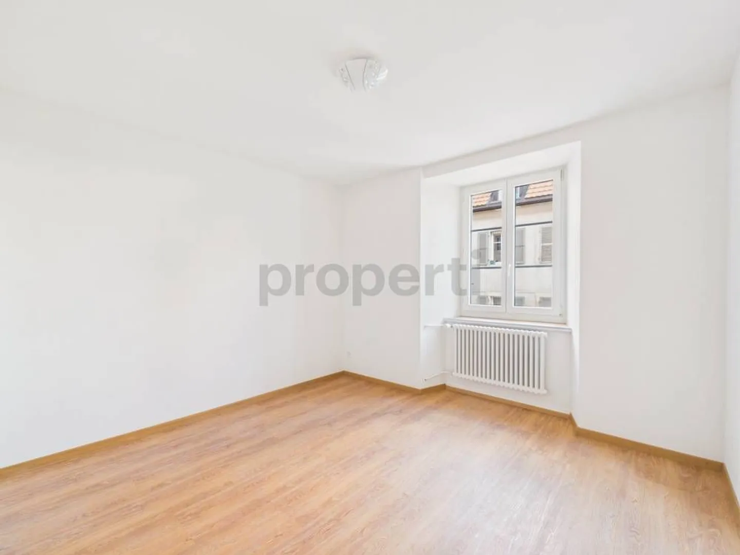 Charming 3.5-room renovated apartment in a pleasant setting, La Chaux-de-Fonds - Photo 5 of 7