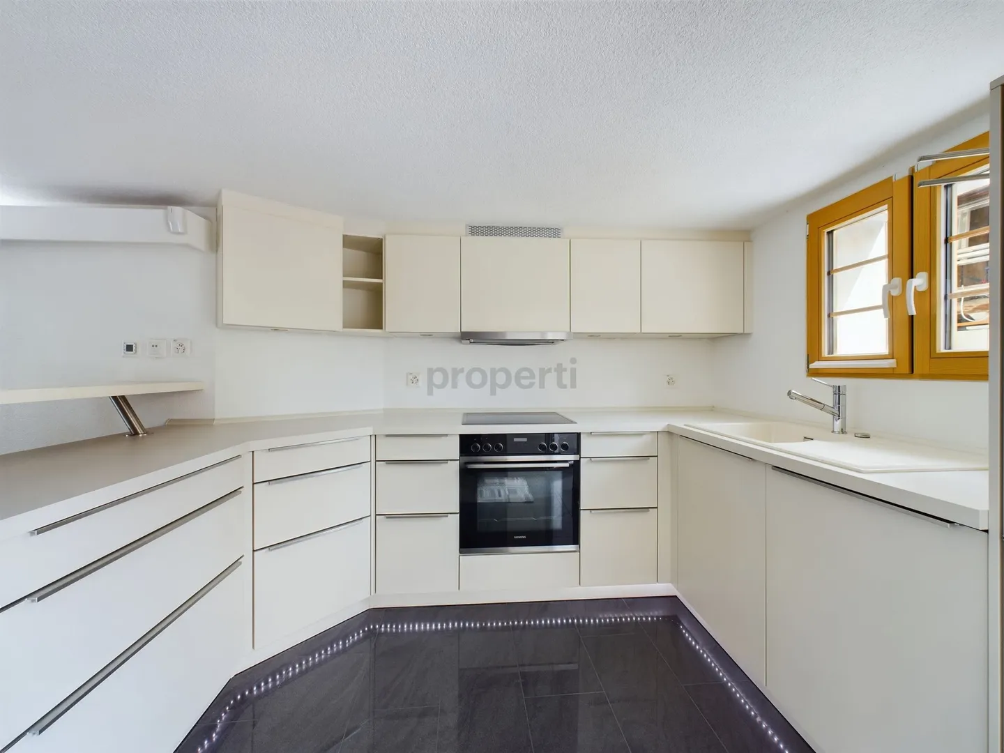 Charmantes Reihenhaus in Rüti - Foto 4 von 11