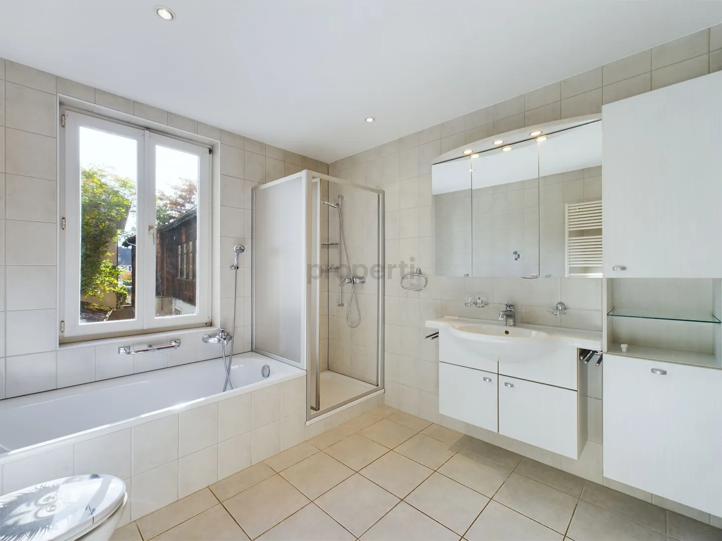 Charming 2.5-room apartment in a central location - Photo 5 of 6