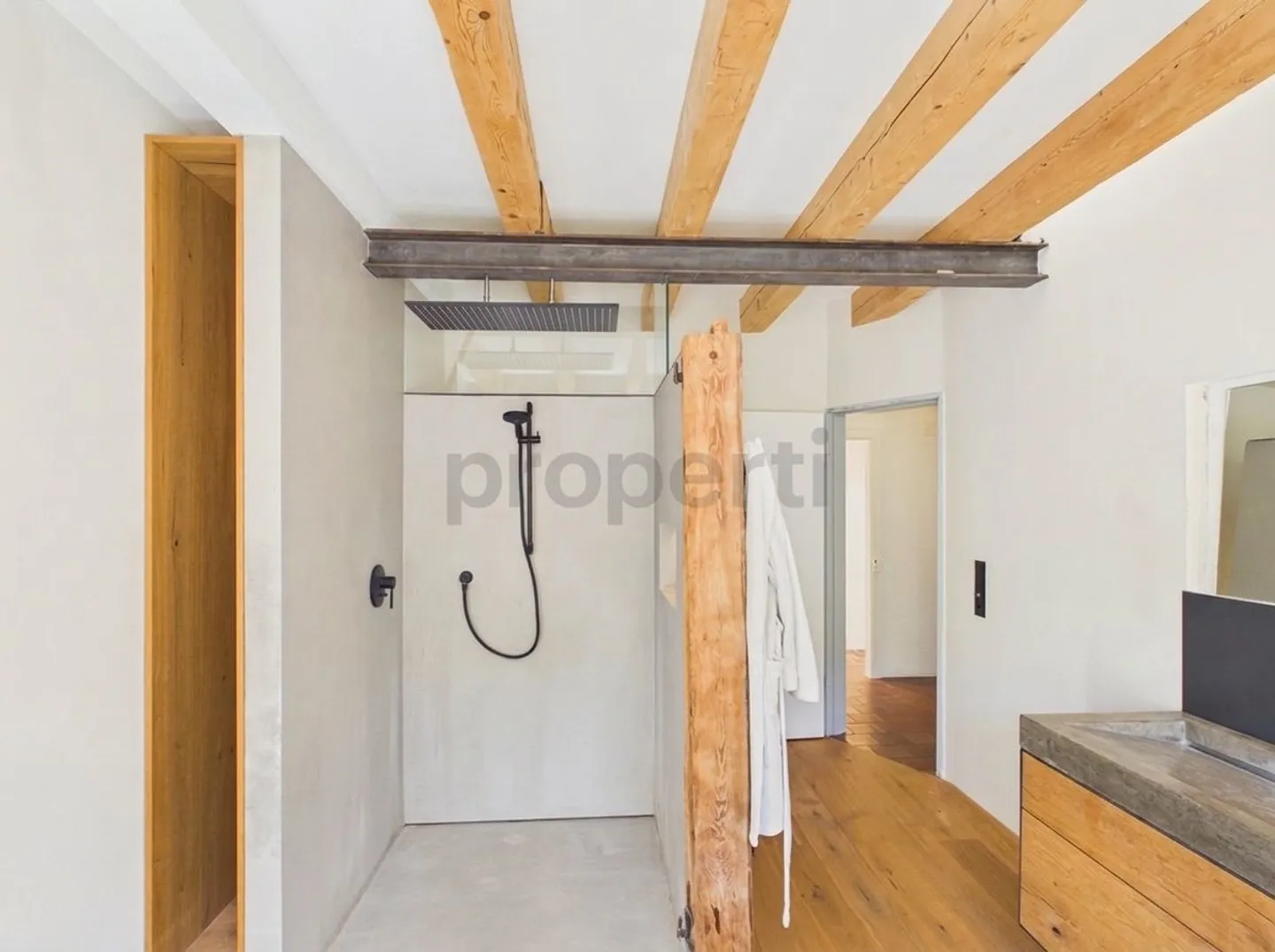 Charmante und naturnahe 4.5-Zi.-Wohnung mit einzigartiger Gemeinschaftsanlage, Pool und Sauna in Arisdorf - Photo 6 of 11