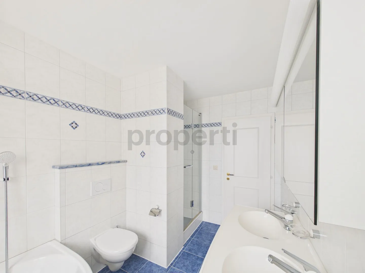 Appartement en duplex de 4,5 pièces, chauffage au sol et parking intérieur disponible - Foto 10 di 13
