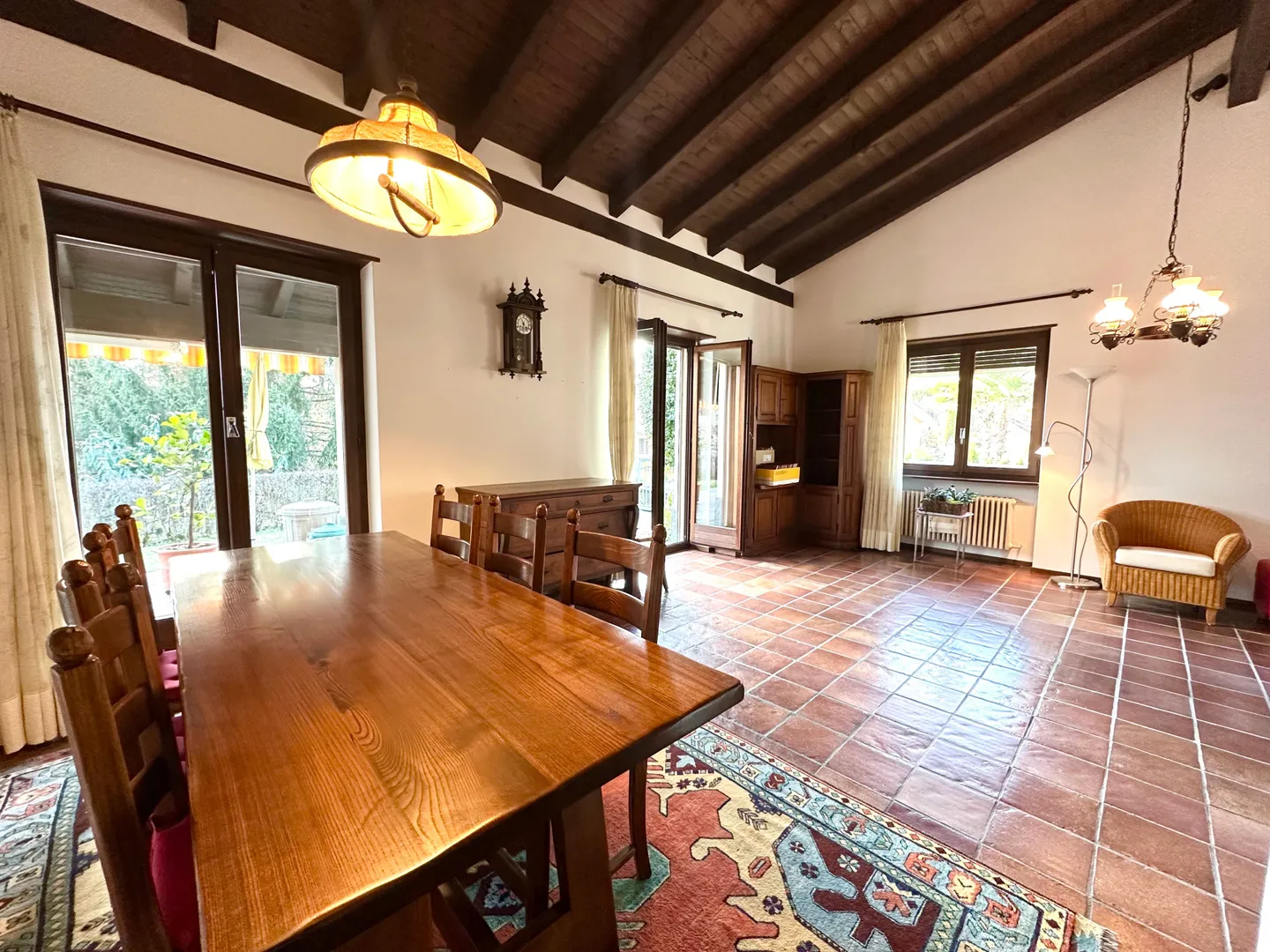 Villa with garden in Muzzano: the perfect balance between privacy and comfort - Photo 4 of 13