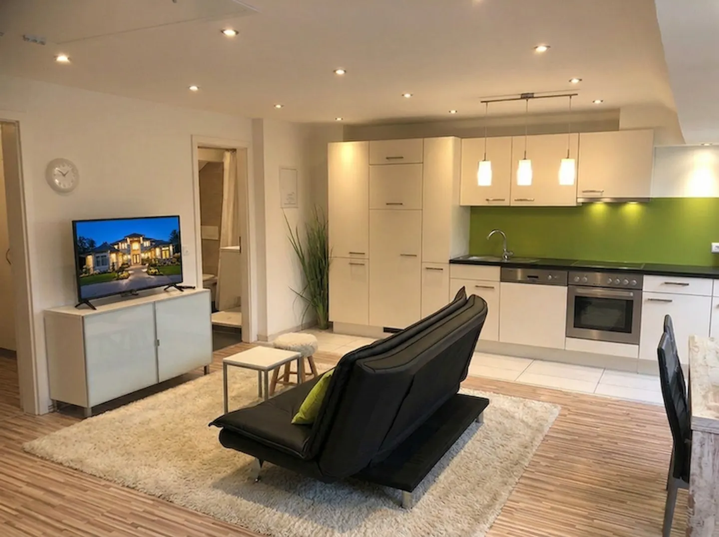 Penthouse au-dessus des toits de Bâle et tout près des tours Roche ! - Photo 1 sur 8