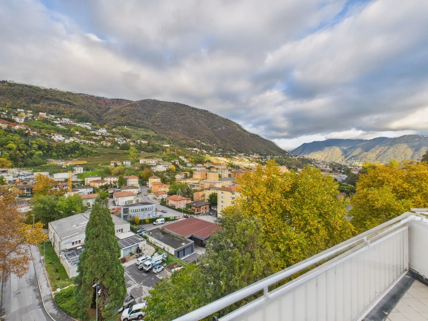 Bright and spacious penthouse in a central location - Photo 2 of 13