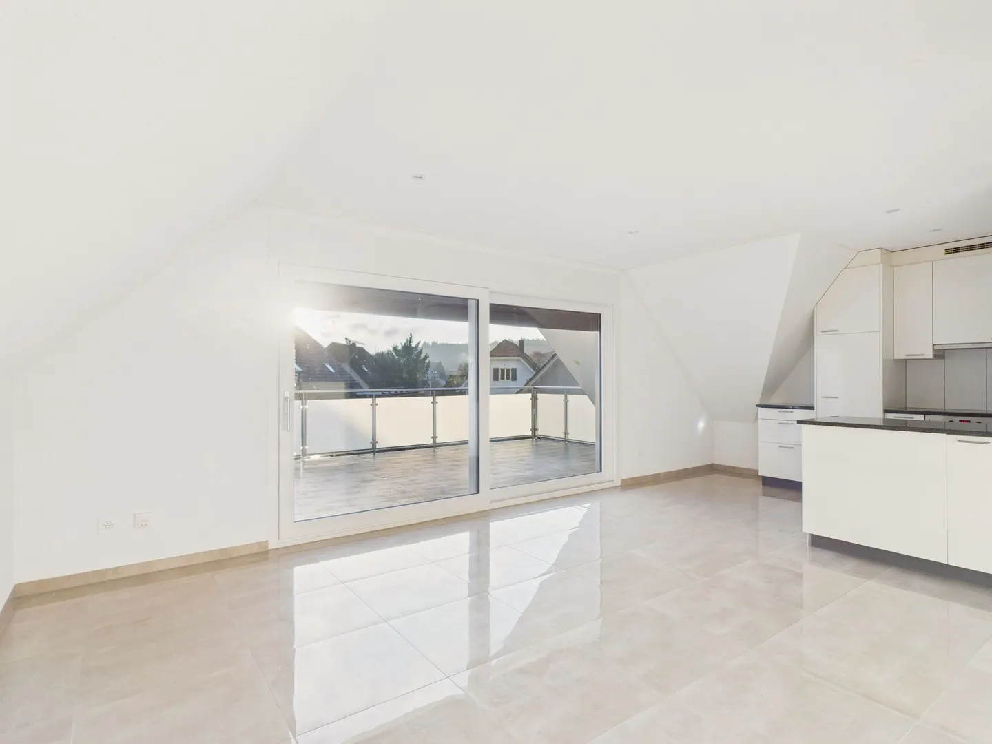 Appartement lumineux de 3,5 pièces avec une terrasse de rêve de 30m2 à Derendingen - Photo 4 sur 12