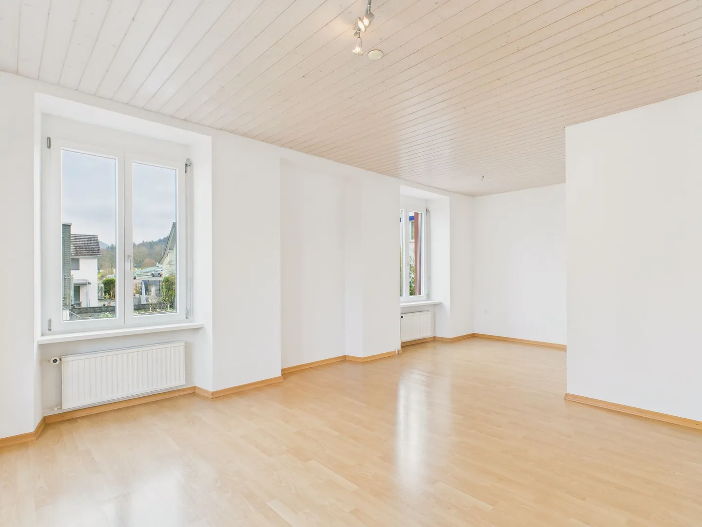 Appartement 4.5 pièces récemment rénové au centre de Gelterkinden - Photo 1 sur 12