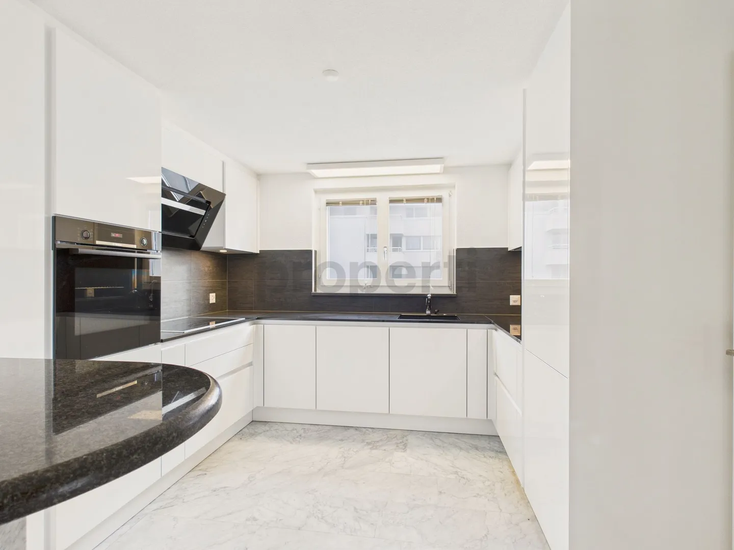 Grosszügige 5.5-Zimmer Maisonette-Wohnung mit Balkon in Ermatingen - Foto 4 di 13