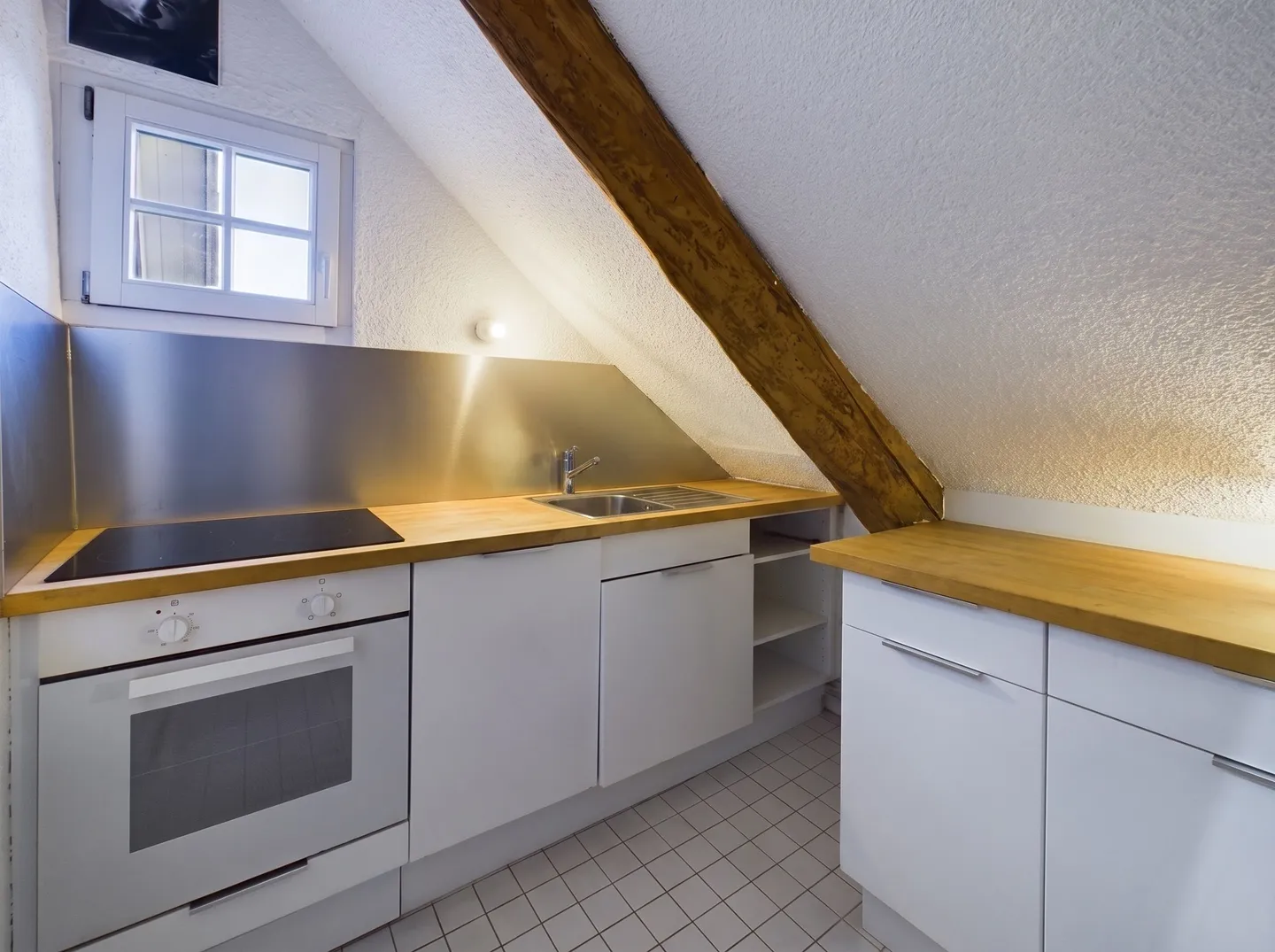 Loft Apartment in a Central Location - Photo 2 of 8