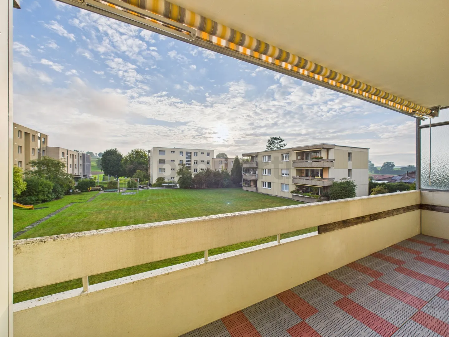 Spacious and bright 5.5-room family apartment in Schwarzenburg - Photo 10 of 13