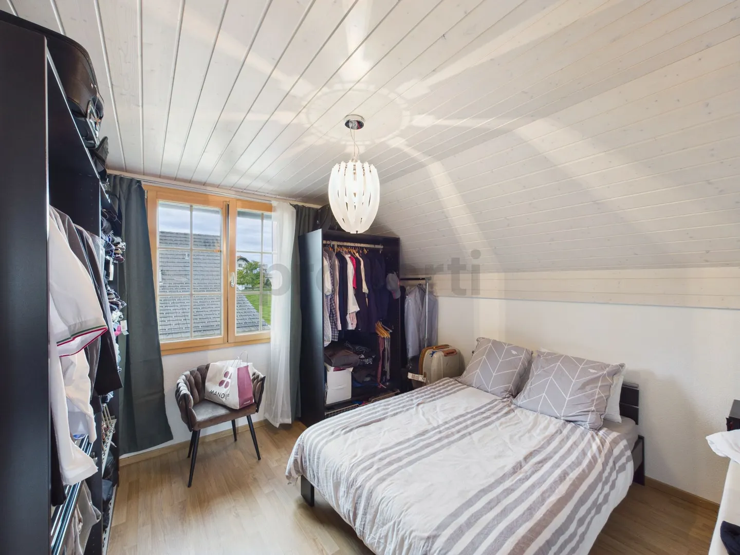 Captivating View, Large Garden with Pizza Oven, Underfloor Heating, Cellar & Peaceful Family Setting! - Photo 8 of 13