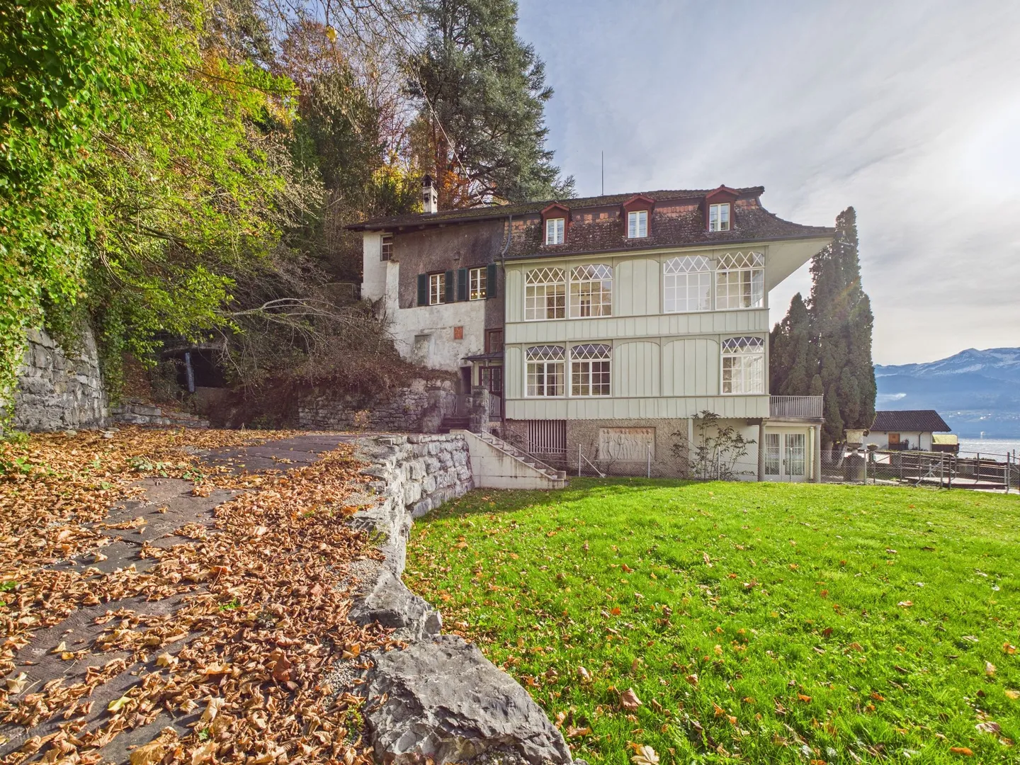 Exklusive Villa mit Seesicht in Sigriswil - Photo 2 sur 13