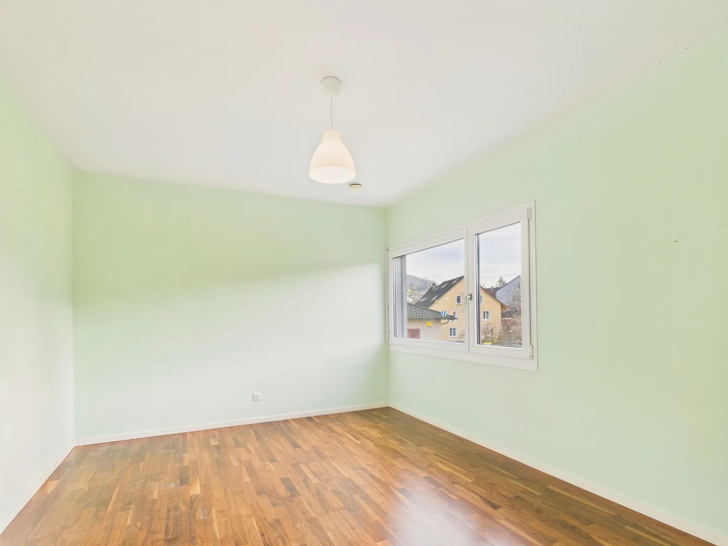 Grosszuegiges 4.5-Zimmer Reihenhaus mit Weitblick ins Grüne in Magden - Foto 7 von 13